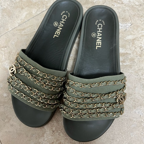 Chanel CC Chain Slides, Mules, Sandals in Green (Khaki) - Size 41 (US 9.5 or 10) - Picture 1 of 5